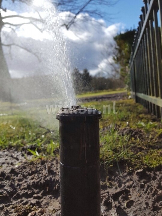 Beregening tuin met sproeiers in Empe