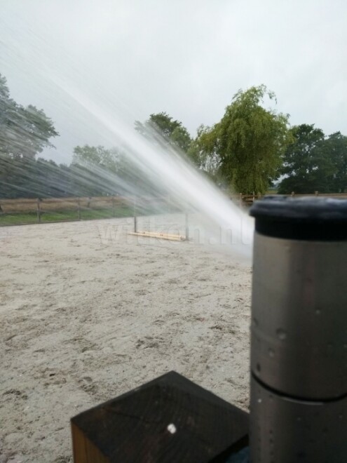 Beregening manege en paardenbak met sproeiers