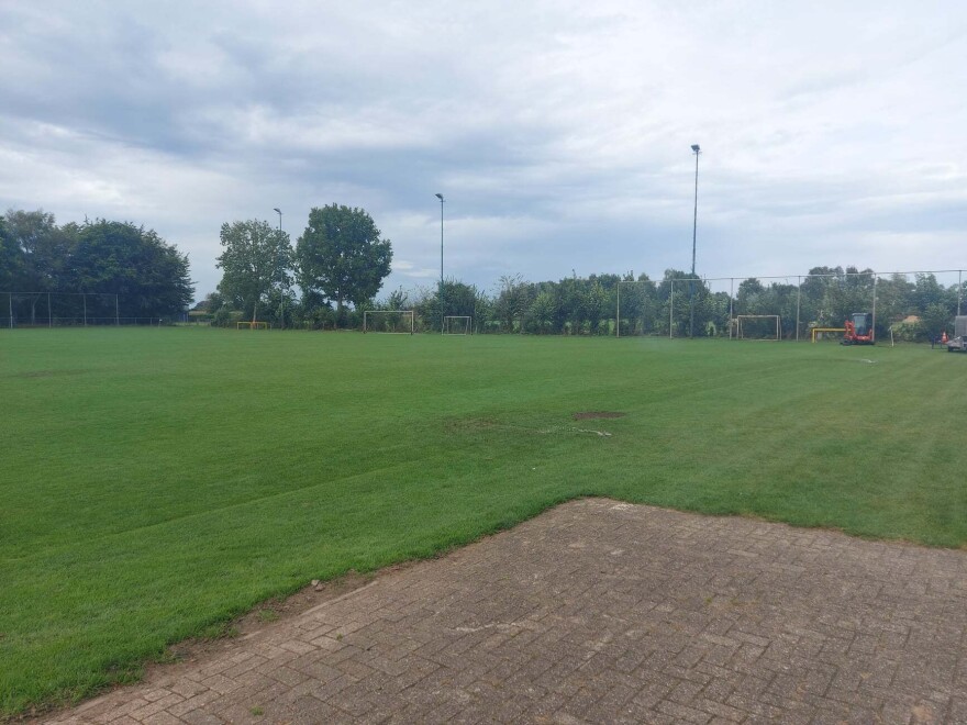 Voetbalveld beregening met sproeiers