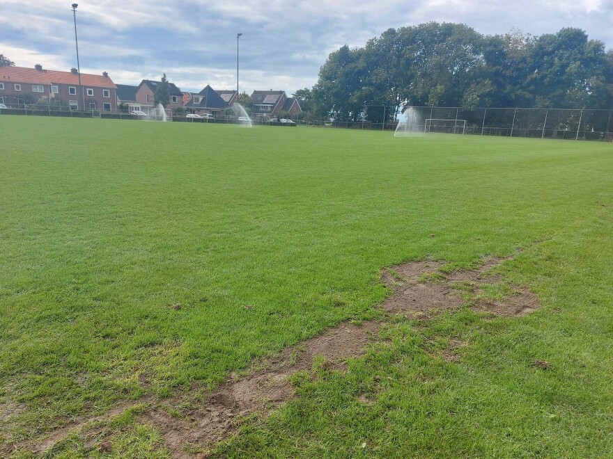 Voetbalveld beregening met sproeiers