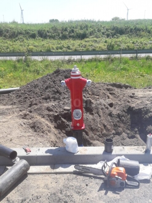 Aanleg blus leidingen en blus hydrant in Belgie