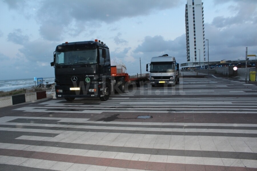 Bronboring op het strand in Zandvoort